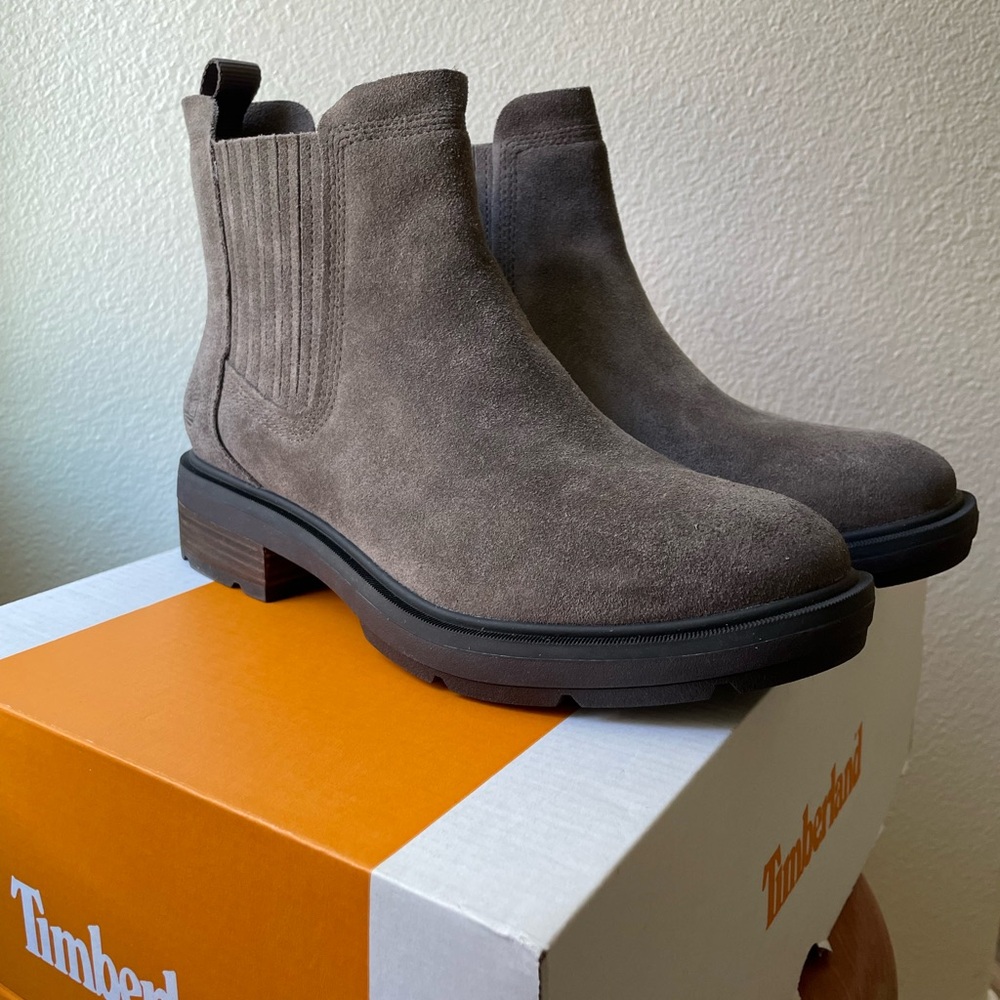 Timberland Boots Womens 9.5 Brimfield Chelsea Mid Height Suede Waterproof *Flaw